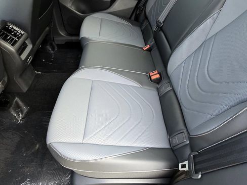 New 2026 Volkswagen Tiguan SE image 24