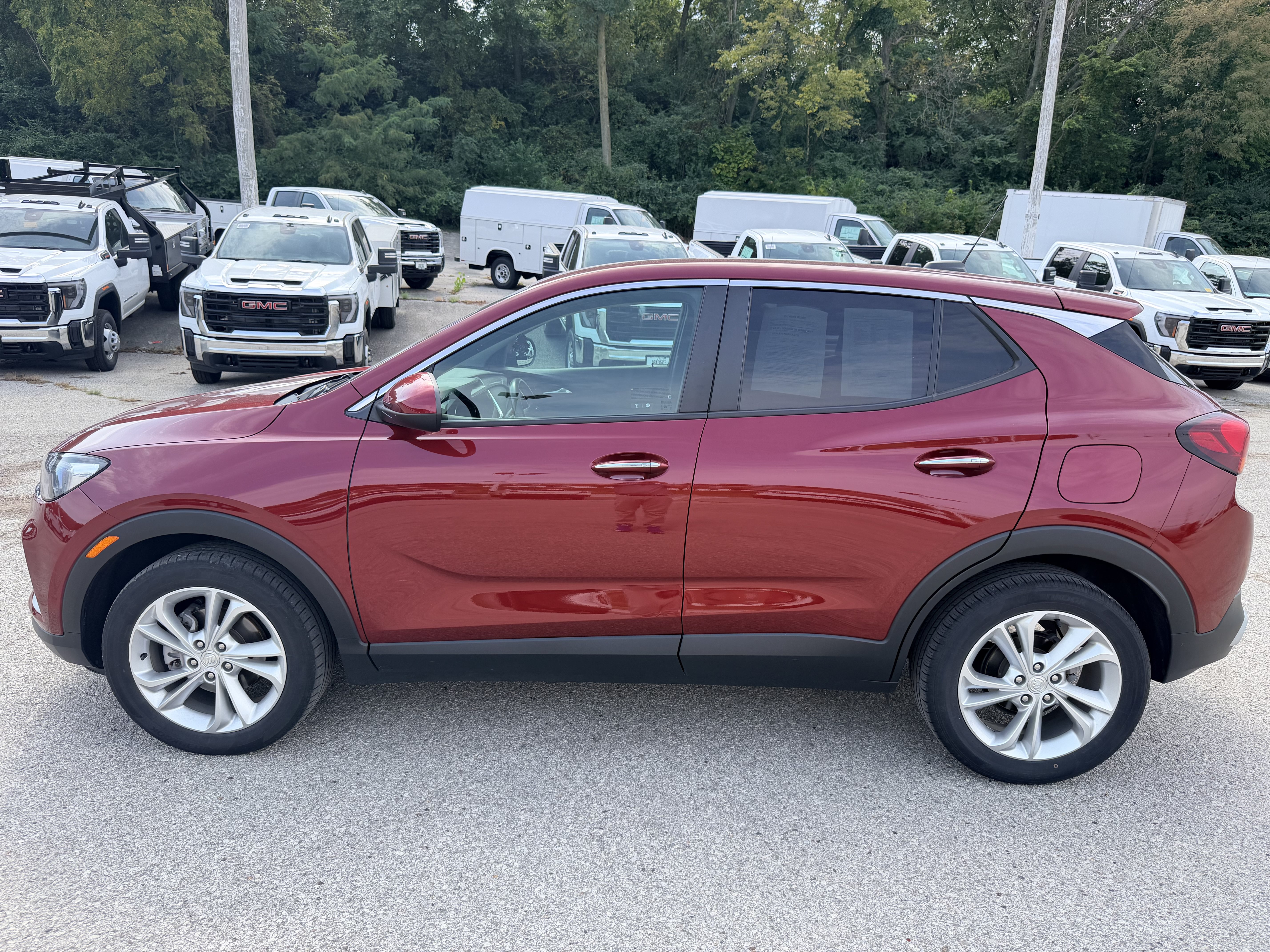 Used 2022 Buick Encore GX Preferred w/ Cold Weather Comfort Package FWD image 4