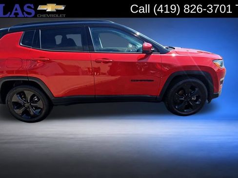 Used 2019 Jeep Compass Latitude FWD image 9