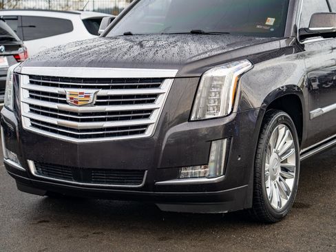 Used 2017 Cadillac Escalade ESV Platinum image 6