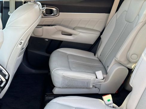 Used 2022 Kia Sorento SX Prestige image 13