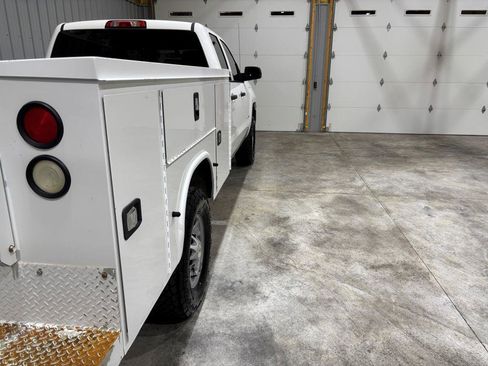 Used 2017 Chevrolet Silverado 2500 W/T AWD/4WD image 10