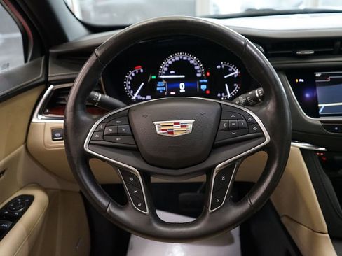 Used 2017 Cadillac XT5 Luxury w/ Driver Awareness Package AWD/4WD image 31