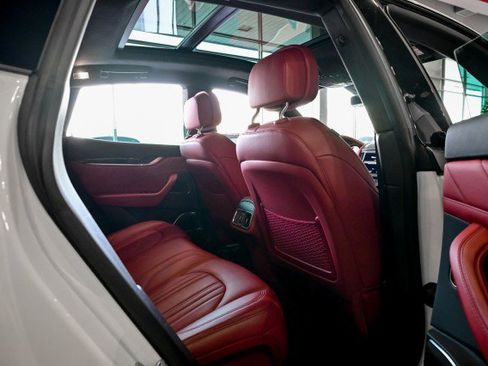 Used 2022 Maserati Levante GT image 23