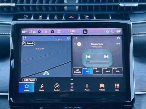 Used 2023 Jeep Grand Cherokee Limited w/ Luxury Tech Group II image 24