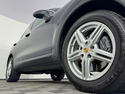Used 2018 Porsche Cayenne AWD/4WD image 38
