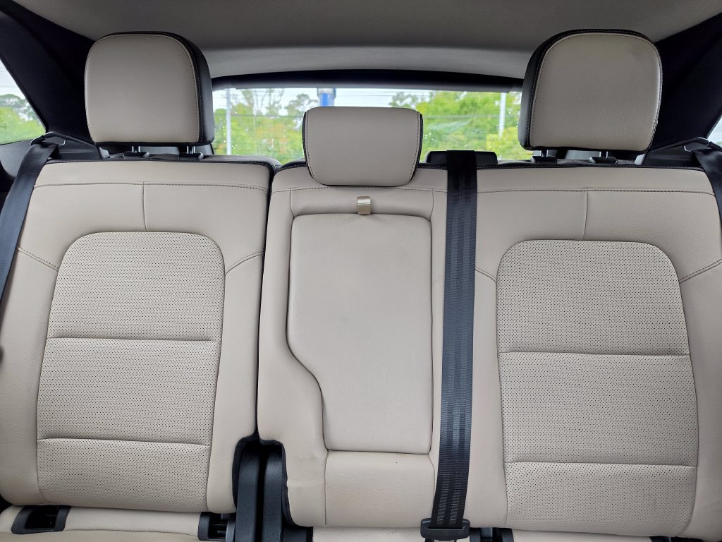 Used 2020 Ford Escape SEL FWD image 33