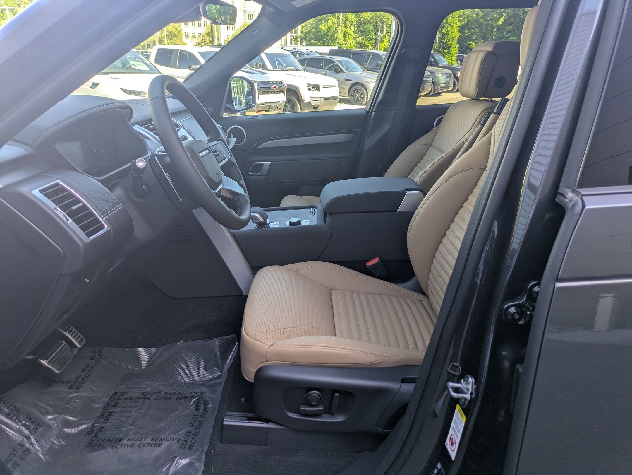 New 2026 Land Rover Discovery Limited Edition AWD/4WD image 24