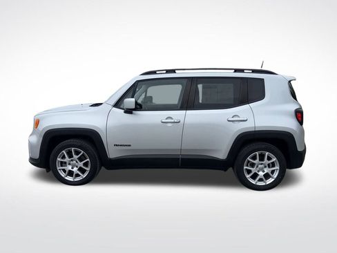 Used 2019 Jeep Renegade Latitude image 2