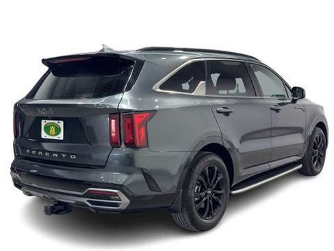 Used 2022 Kia Sorento S FWD image 2