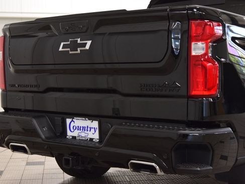 Used 2024 Chevrolet Silverado 1500 High Country w/ Technology Package AWD/4WD image 23