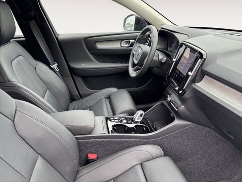 New 2026 Volvo XC40 B5 Plus w/ Protection Package Premier image 15