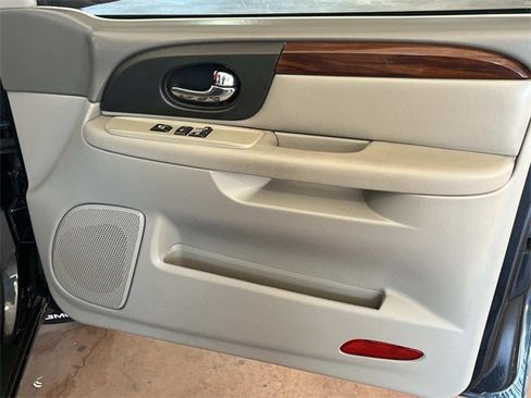 Used 2004 GMC Envoy SLT image 21
