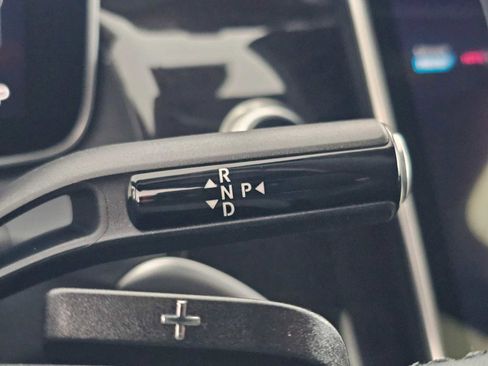 Certified 2025 Mercedes-Benz GLC 300 image 31