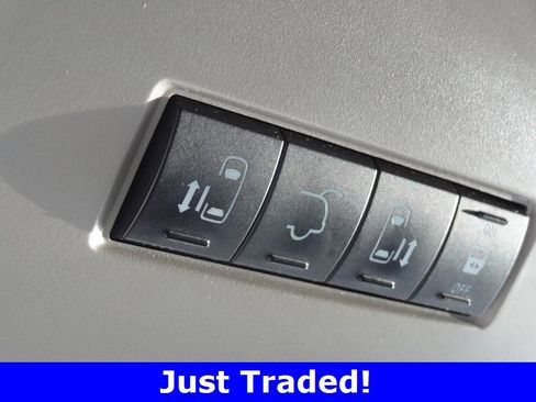 Used 2016 Dodge Grand Caravan SXT image 13