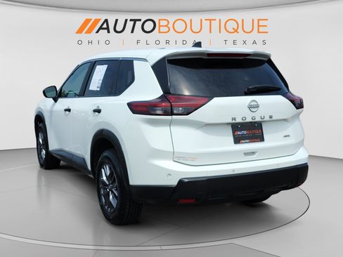 Used 2024 Nissan Rogue S AWD/4WD image 3
