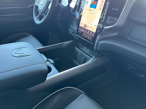 New 2026 RAM 2500 Laramie AWD/4WD image 14