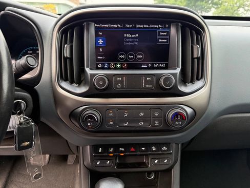 Used 2022 Chevrolet Colorado Z71 w/ Trail Boss Package AWD/4WD image 13