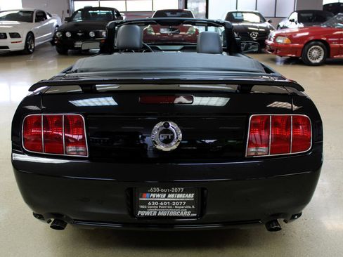 Used 2005 Ford Mustang GT image 27