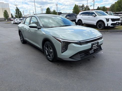 New 2026 Kia K4 FWD image 5