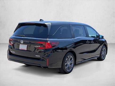 Used 2026 Honda Odyssey Touring image 5