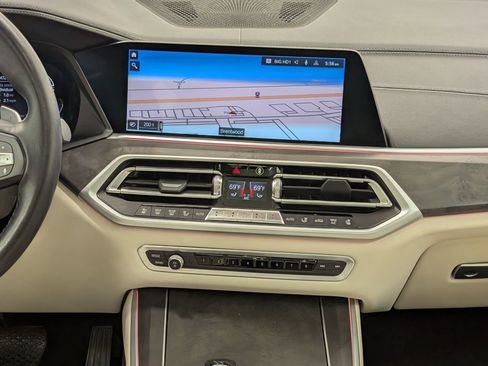 Certified 2022 BMW X5 sDrive40i w/ Luxury Seating Package image 30