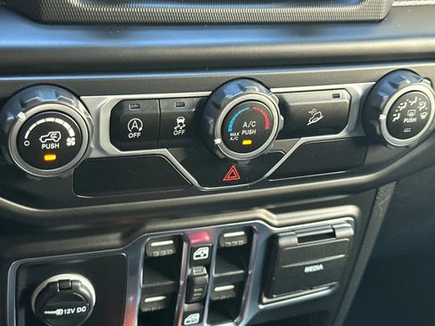 Used 2020 Jeep Wrangler Unlimited Sport S image 17