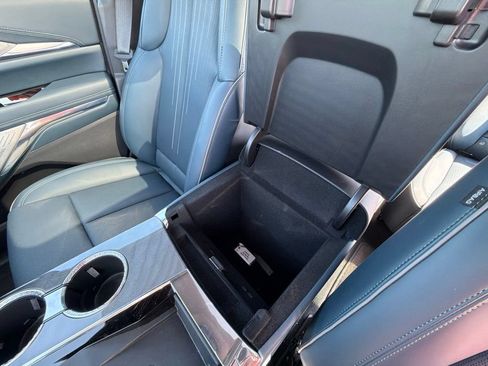 Used 2025 Cadillac Escalade IQ Luxury 2 AWD/4WD image 19