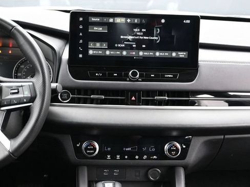 Used 2025 Mitsubishi Outlander SE FWD image 11