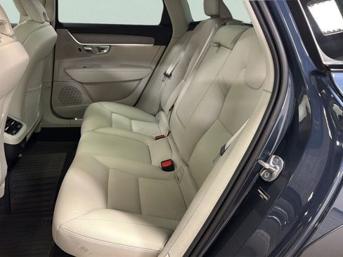 Used 2025 Volvo V90 B6 Cross Country Plus w/ Climate Package AWD/4WD image 33
