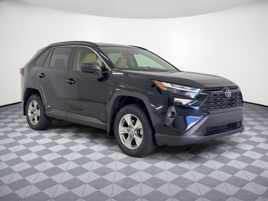 Certified 2025 Toyota RAV4 LE AWD/4WD image 7