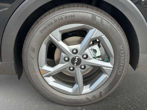 New 2026 Kia K4 FWD image 9