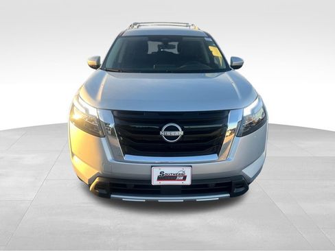 New 2025 Nissan Pathfinder SL w/ Lighting Package (N92) image 9