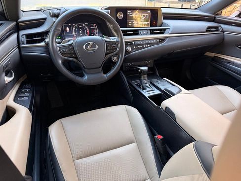 Used 2021 Lexus ES 350 w/ Premium Package image 9