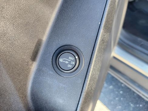 Used 2019 Chevrolet Equinox LT image 20