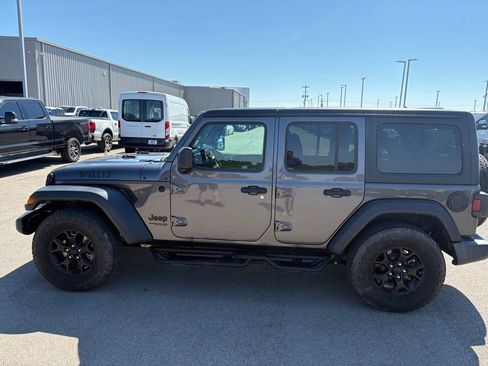 Used 2021 Jeep Wrangler Unlimited Sport AWD/4WD image 12