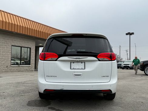 Used 2020 Chrysler Pacifica Limited image 4