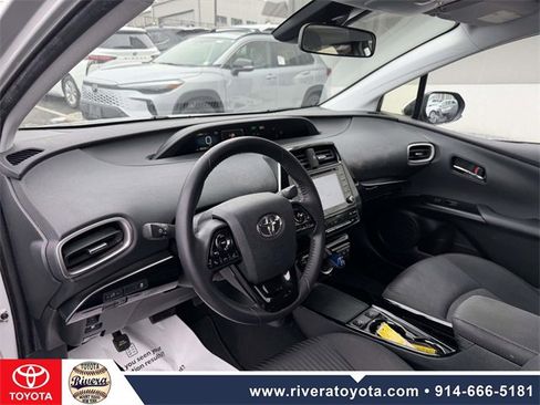 Used 2021 Toyota Prius Prime LE image 12