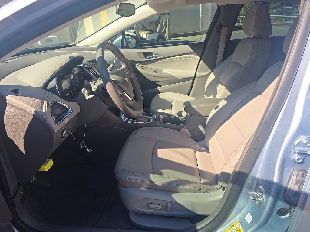 Used 2017 Chevrolet Cruze Premier FWD image 5