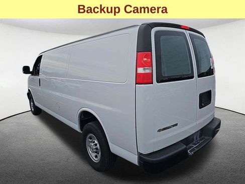 Used 2024 Chevrolet Express 3500 Extended w/ Driver Convenience Package image 4