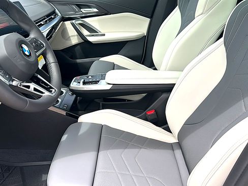 New 2026 BMW X2 xDrive28i w/ Technology Package AWD/4WD image 10