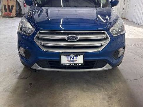 Certified 2019 Ford Escape SE FWD image 3