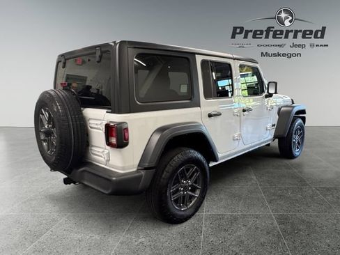 Used 2024 Jeep Wrangler Unlimited Sport AWD/4WD image 17
