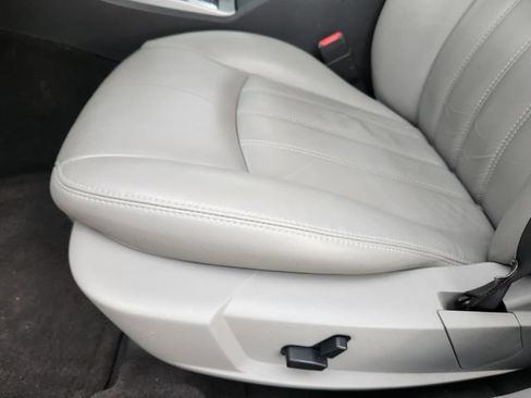 Used 2006 Chrysler 300 C w/ Sound Group II RWD image 25