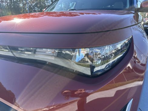 Used 2023 Kia Soul LX w/ LX Technology Package image 6