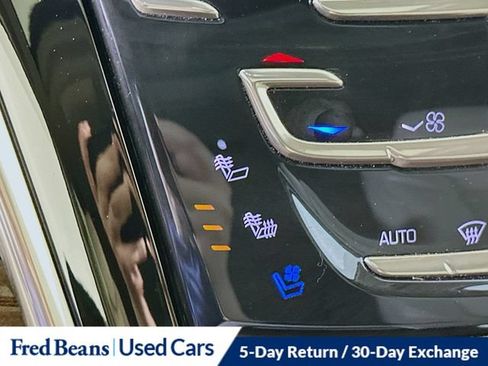 Used 2020 Cadillac Escalade Premium Luxury AWD/4WD image 27