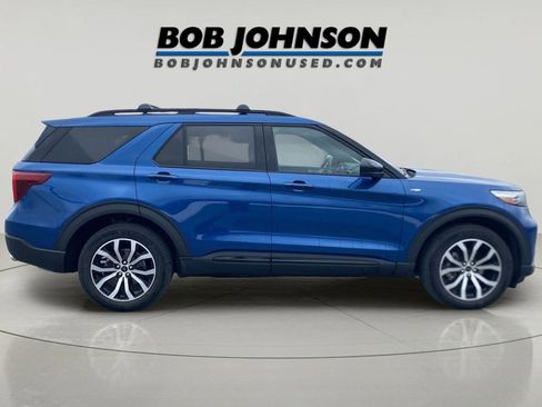 Used 2023 Ford Explorer ST-Line w/ Class IV Trailer Tow Package AWD/4WD image 3
