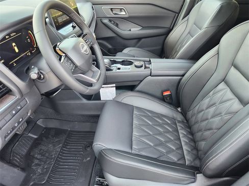 New 2026 Nissan Rogue Platinum w/ Platinum Premium Package image 9