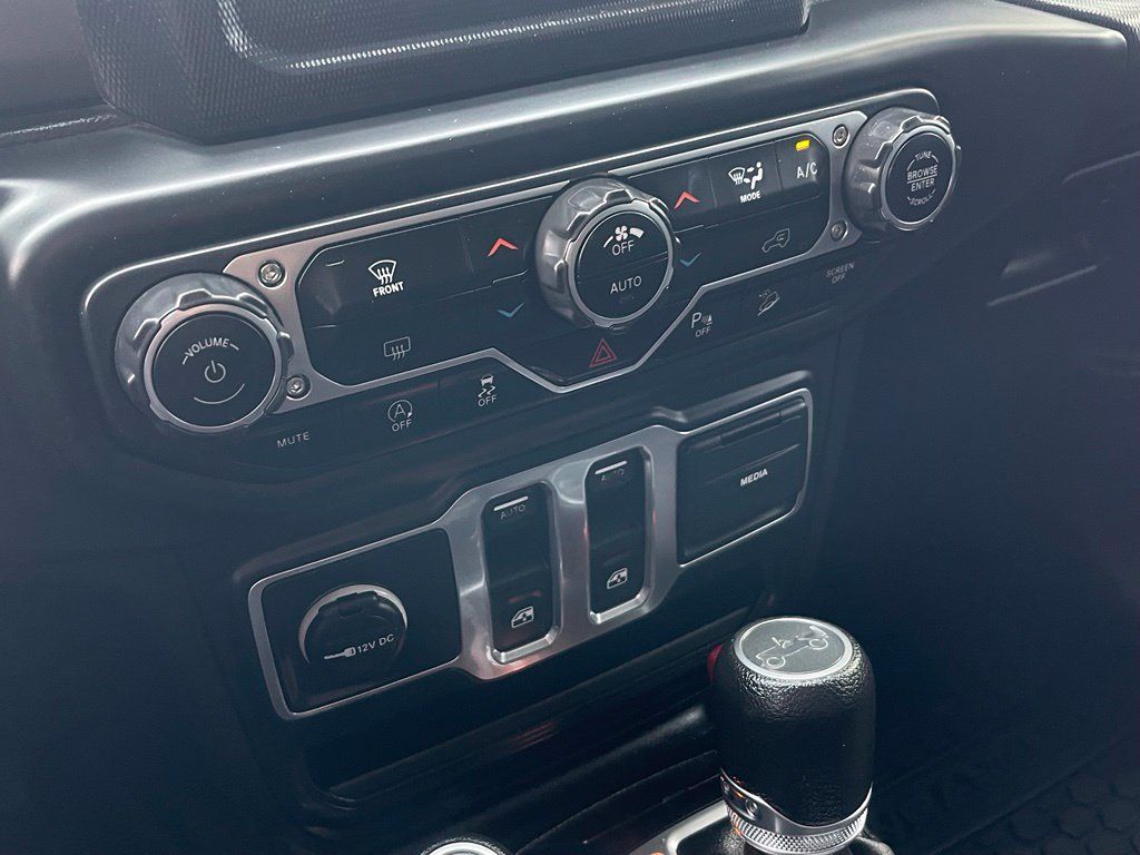 Used 2018 Jeep Wrangler Sport AWD/4WD image 18