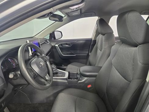 Used 2025 Toyota RAV4 XLE FWD image 15